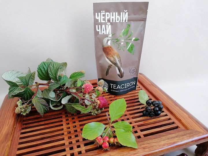 фото Чёрный чай с мятой и мелиссой